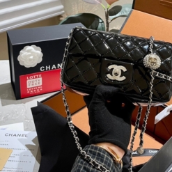 Túi Chanel Chuông Đính Đá Da Bóng Size 19 Màu Đen